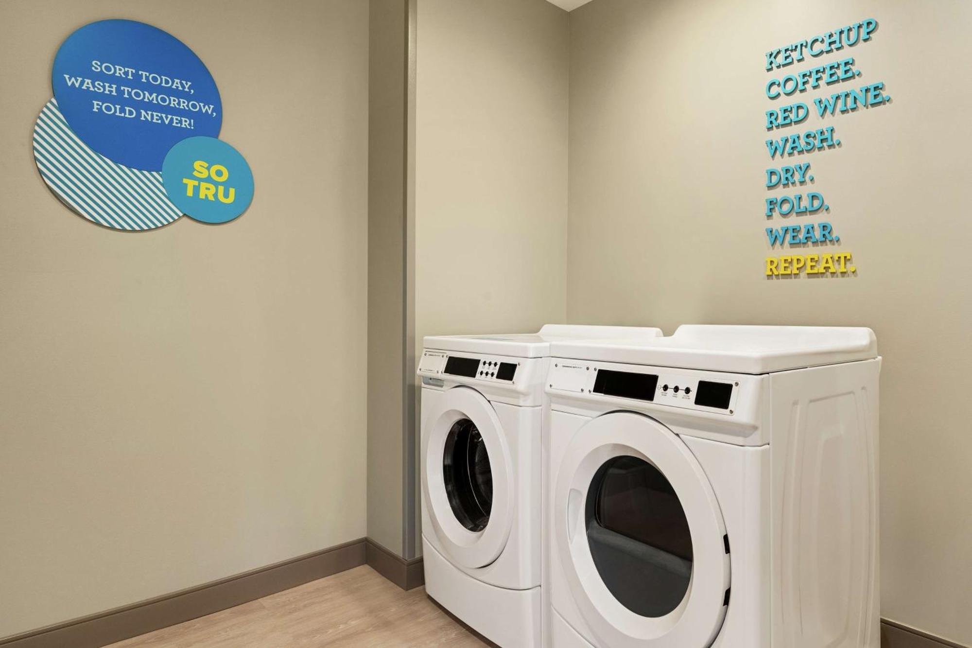 Tru By Hilton Florence I-95 Εξωτερικό φωτογραφία